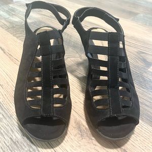 Croft & Barrow Ortholite sandals, size 9 wide